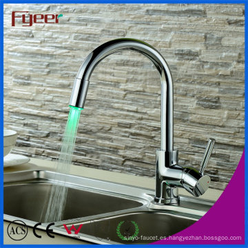 Fyeer Brass Sink LED Kitchen Faucet, Potencia por presión del agua, Sin batería Mezclador de agua Grifo Grifo
